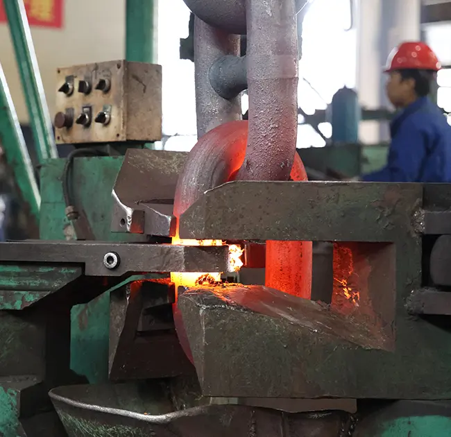 „Plieno ryšys“, apsaugantis giliai mėlynos energijos plėtrą